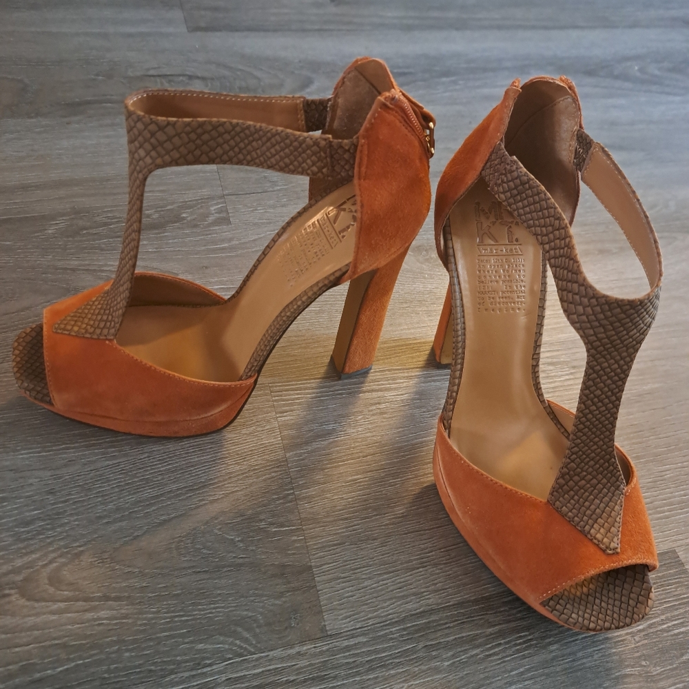 Market high heels